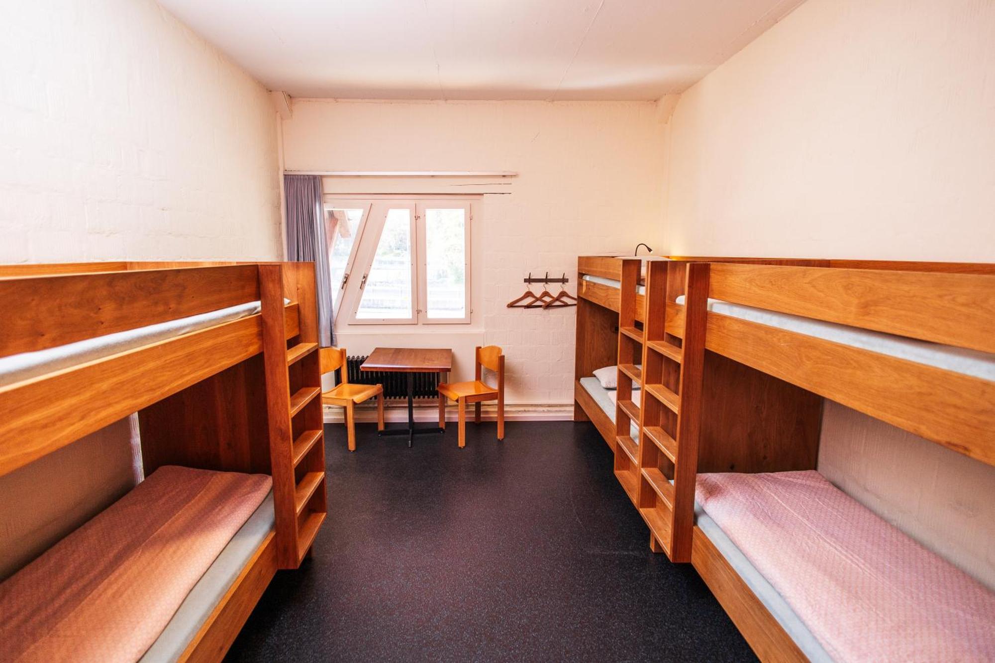 Baden Youth Hostel Екстер'єр фото