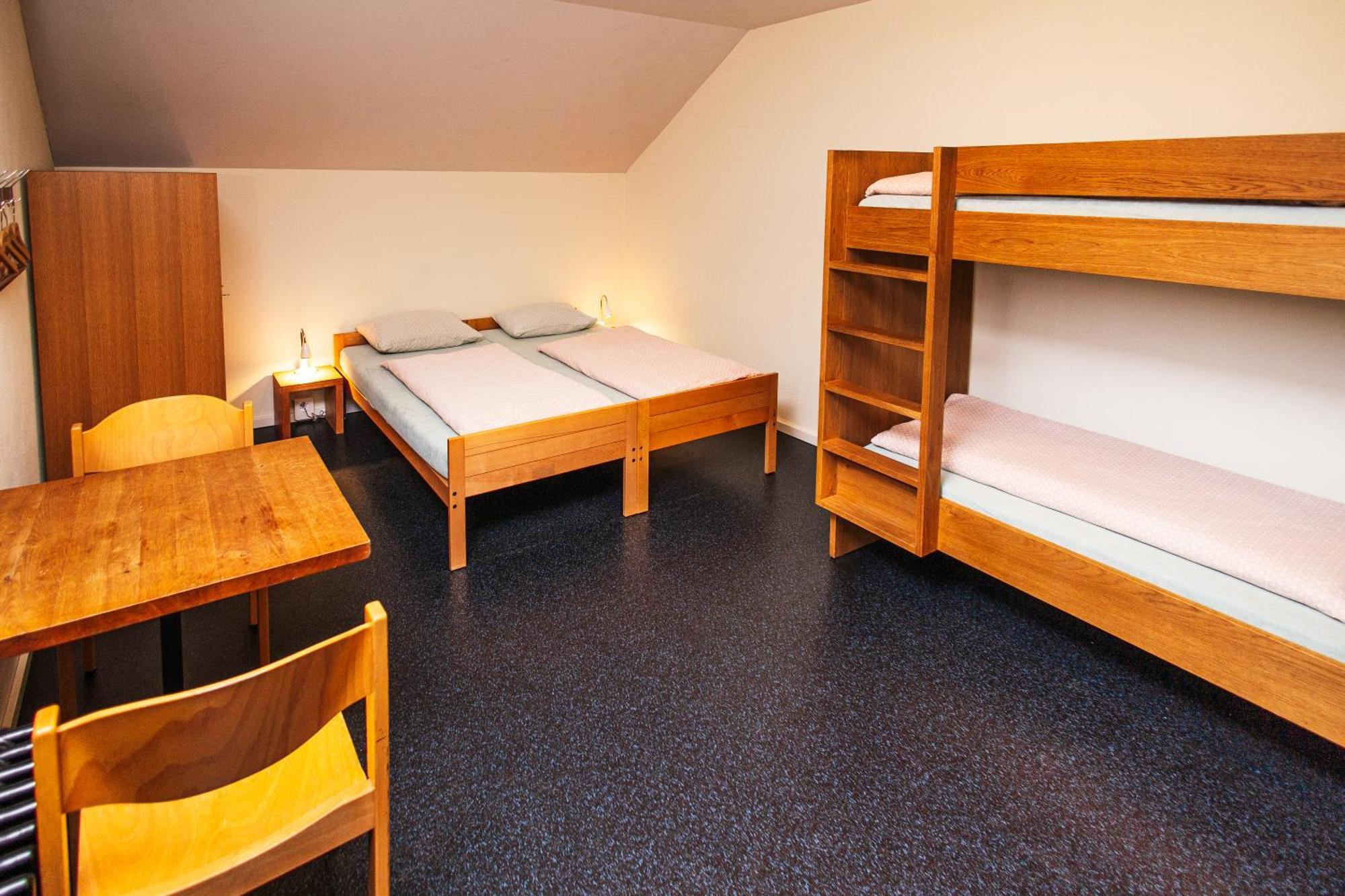 Baden Youth Hostel Екстер'єр фото