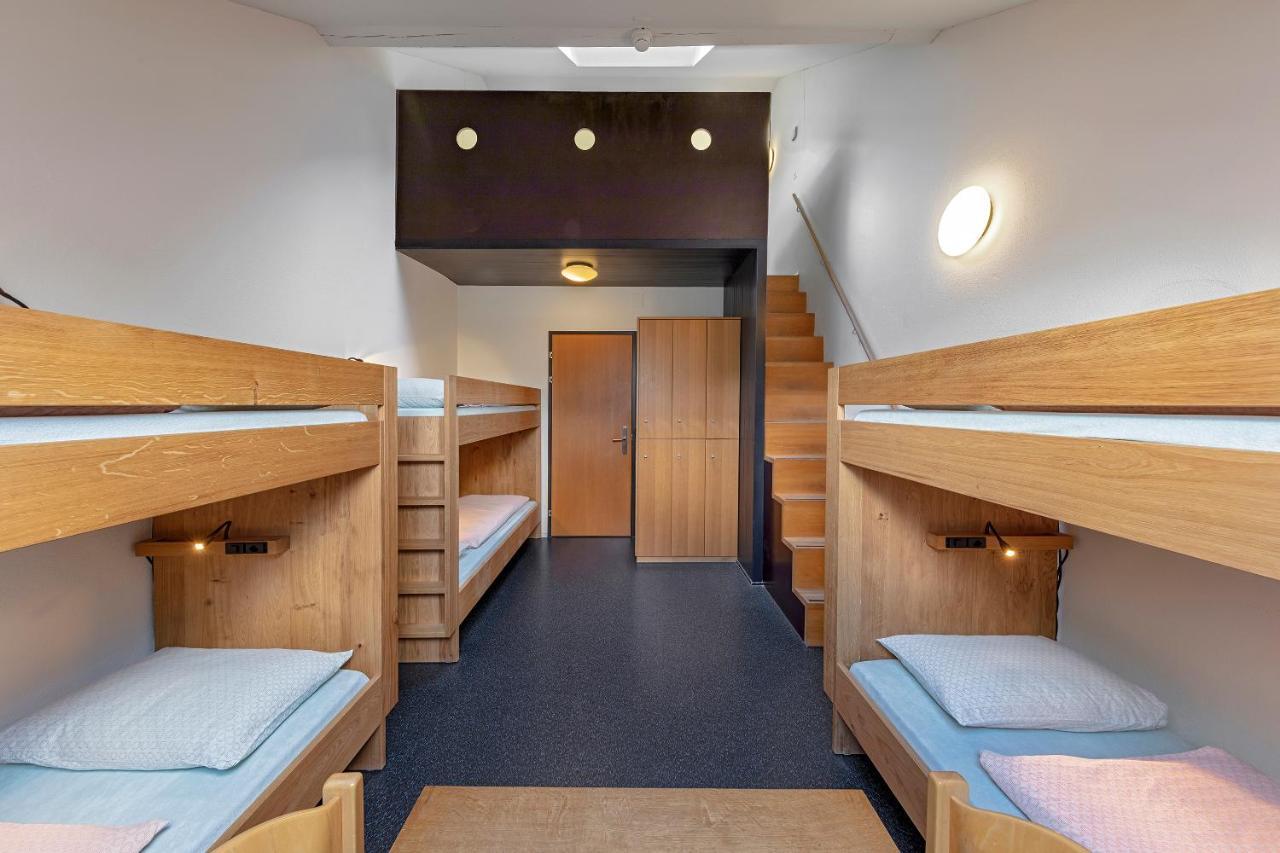 Baden Youth Hostel Екстер'єр фото